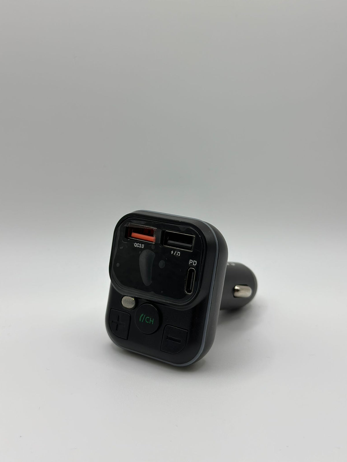 FM Transmitter mit USB-A und Typ-C Ausgang